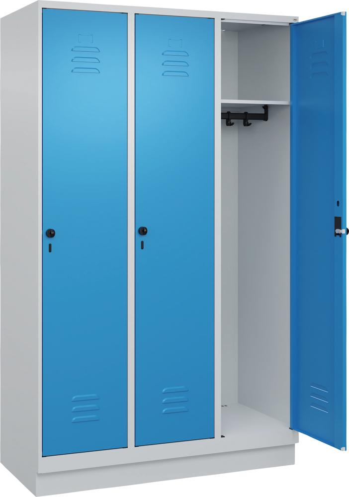 Garderobenschrank CLASSICB1200xT500xH1950 mm RAL 7035/5012, 3 Abteile mit 100 mm hohem Sockel Garderobenschrank CLASSICB1200xT500xH1950 mm RAL 7035/5012, 3 Abteile mit 100 mm hohem Sockel